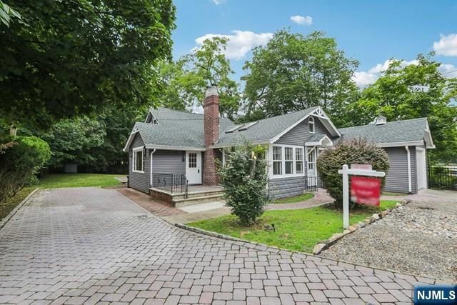 261 W Saddle River Road, Upper Saddle River, NJ 07458