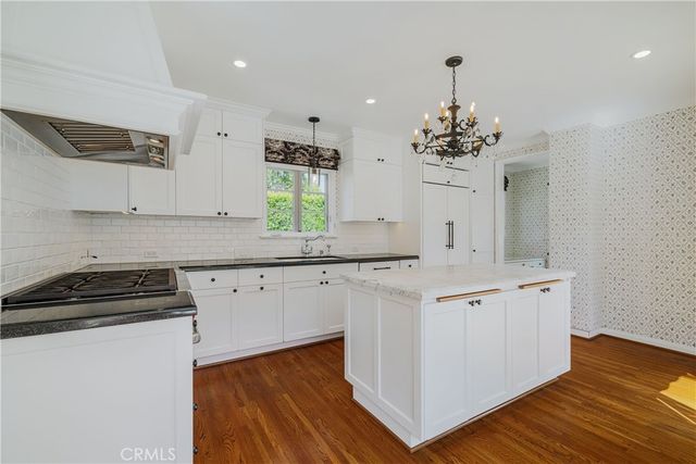 1243 Rossmoyne Avenue, Glendale, CA 91207