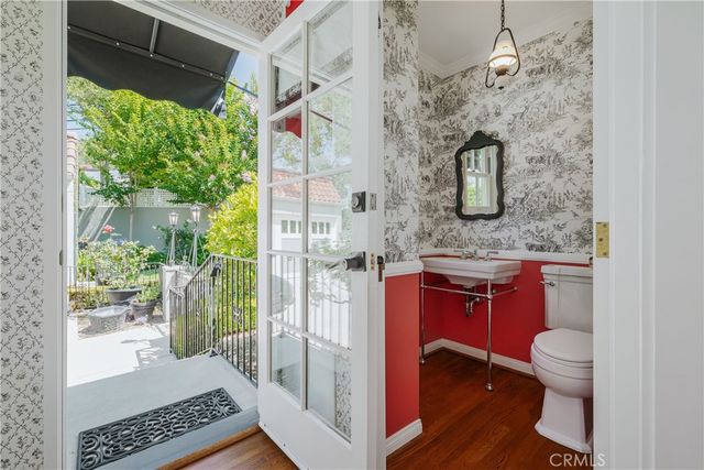 1243 Rossmoyne Avenue, Glendale, CA 91207