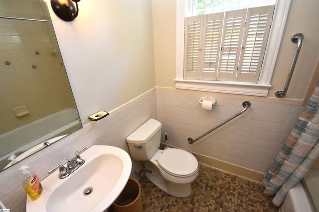 110 Welcome Avenue, Greenville, SC 29611