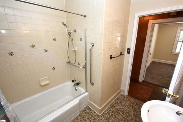 110 Welcome Avenue, Greenville, SC 29611