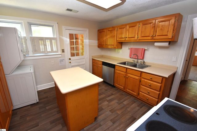 110 Welcome Avenue, Greenville, SC 29611