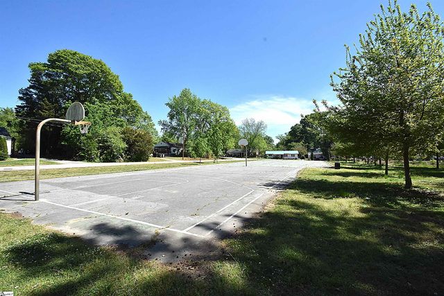 110 Welcome Avenue, Greenville, SC 29611