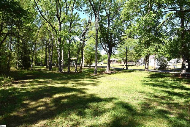 110 Welcome Avenue, Greenville, SC 29611