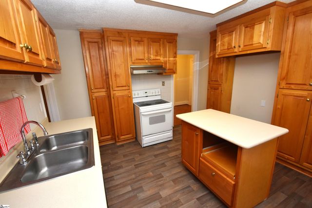 110 Welcome Avenue, Greenville, SC 29611