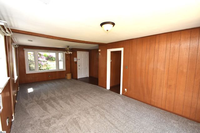 110 Welcome Avenue, Greenville, SC 29611