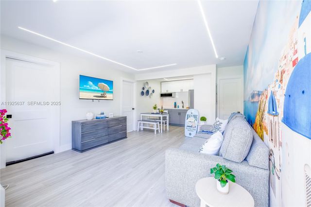 336 Palm St, Hollywood, FL 33019