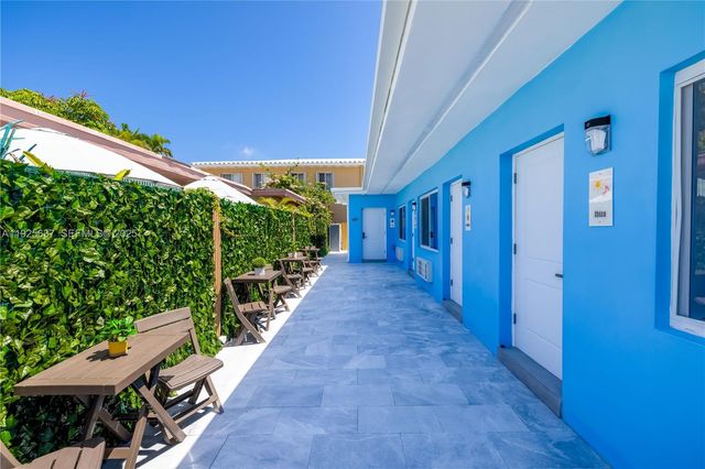 336 Palm St, Hollywood, FL 33019