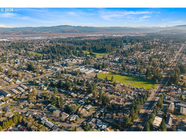 12600 Ne DAVIS St, Portland, OR 97230