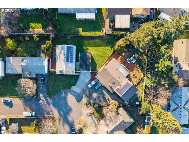 12600 Ne DAVIS St, Portland, OR 97230