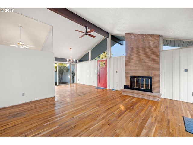 12600 Ne DAVIS St, Portland, OR 97230