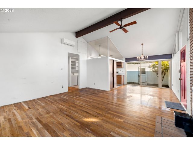 12600 Ne DAVIS St, Portland, OR 97230