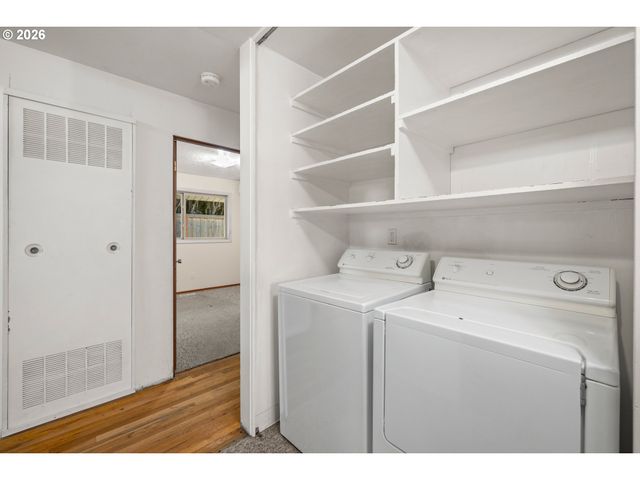 12600 Ne DAVIS St, Portland, OR 97230