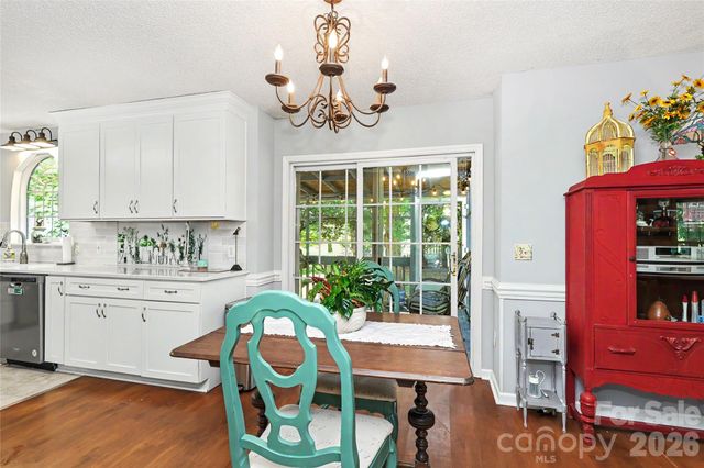 612 17th Avenue Drive SE, Hickory, NC 28602