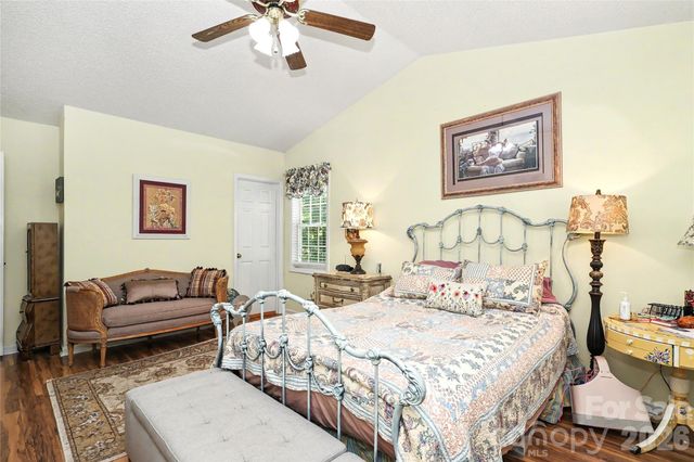 612 17th Avenue Drive SE, Hickory, NC 28602