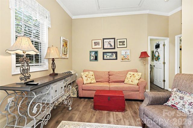 612 17th Avenue Drive SE, Hickory, NC 28602
