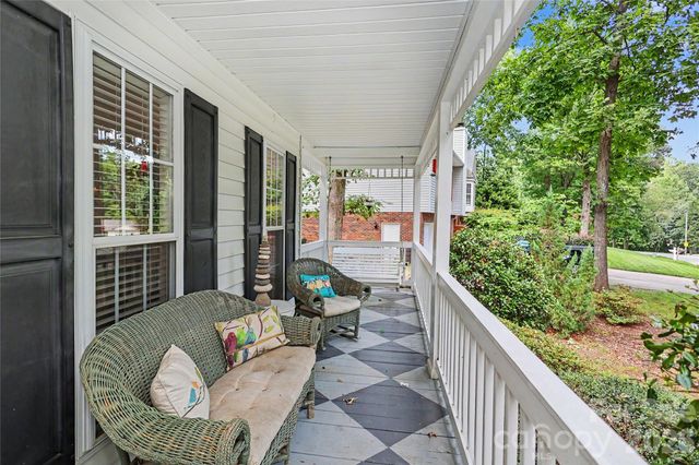 612 17th Avenue Drive SE, Hickory, NC 28602