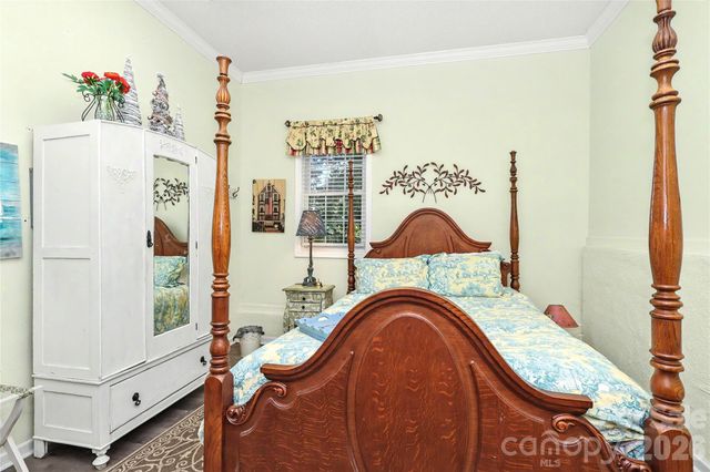 612 17th Avenue Drive SE, Hickory, NC 28602