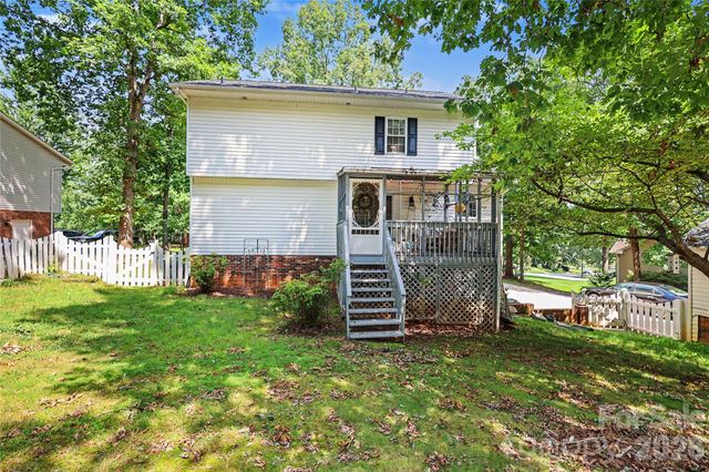 612 17th Avenue Drive SE, Hickory, NC 28602