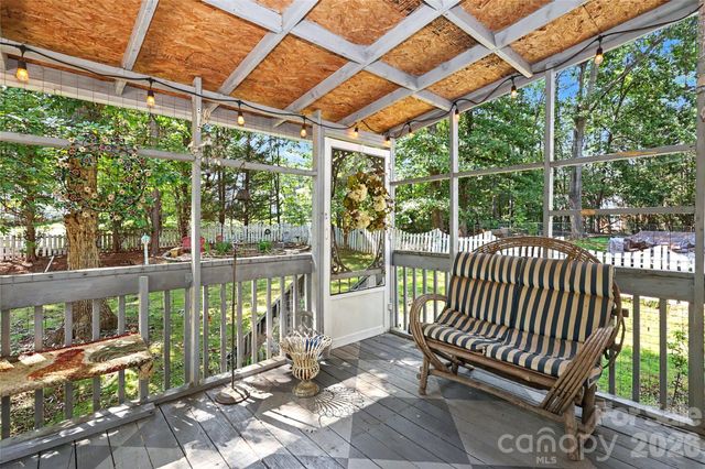 612 17th Avenue Drive SE, Hickory, NC 28602