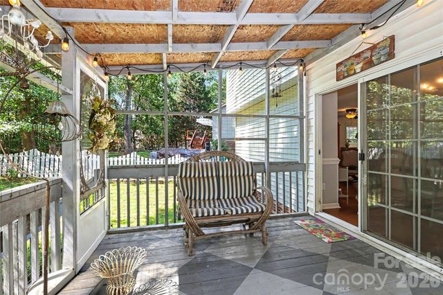 612 17th Avenue Drive SE, Hickory, NC 28602