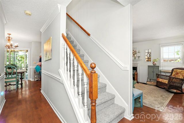 612 17th Avenue Drive SE, Hickory, NC 28602