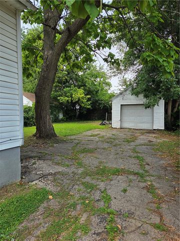 445 E Siebenthaler Avenue, Dayton, OH 45405