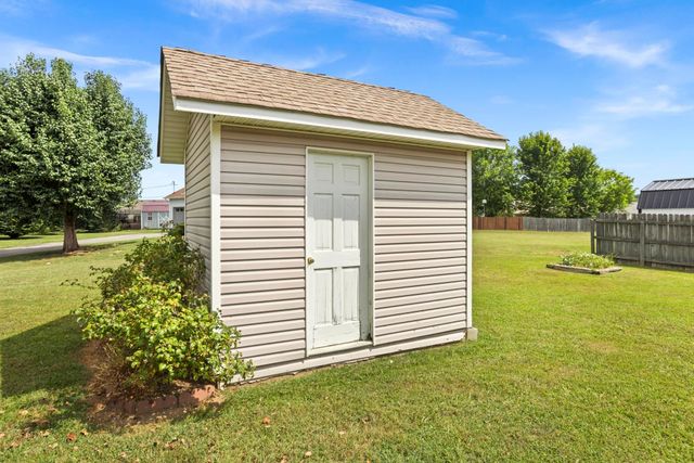 1701 Jamie Dr, Columbia, TN 38401