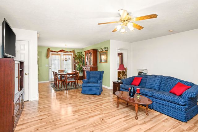 1701 Jamie Dr, Columbia, TN 38401