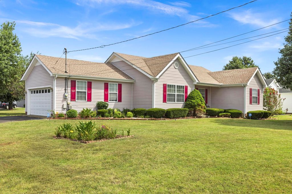 1701 Jamie Dr, Columbia, TN 38401