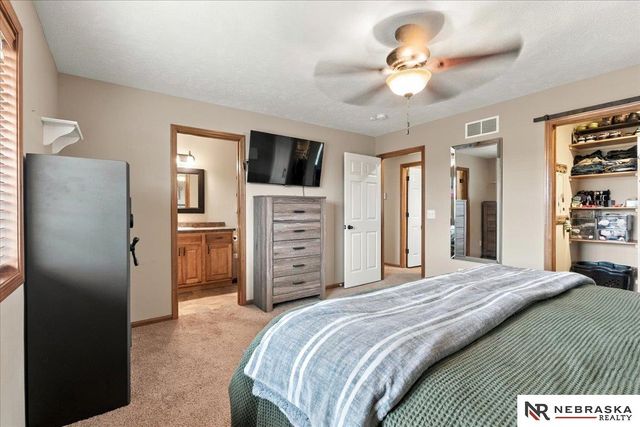 9629 Yellow Pine Road, Lincoln, NE 68505