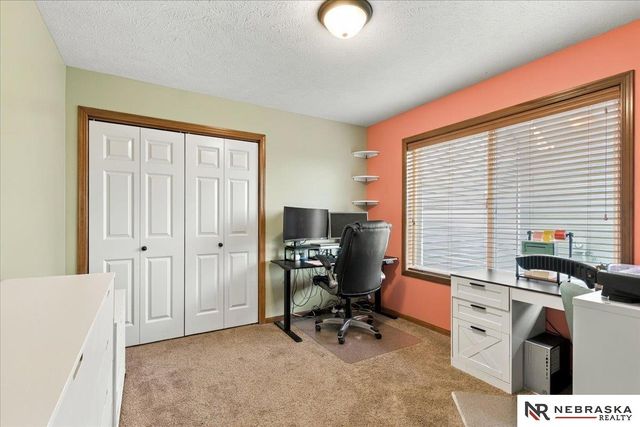 9629 Yellow Pine Road, Lincoln, NE 68505