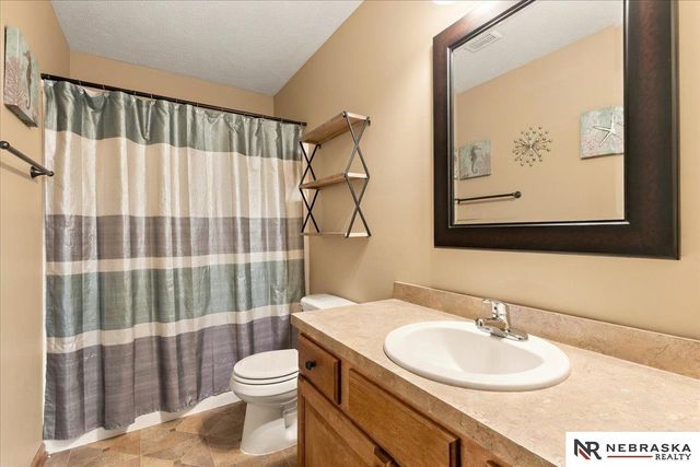 9629 Yellow Pine Road, Lincoln, NE 68505