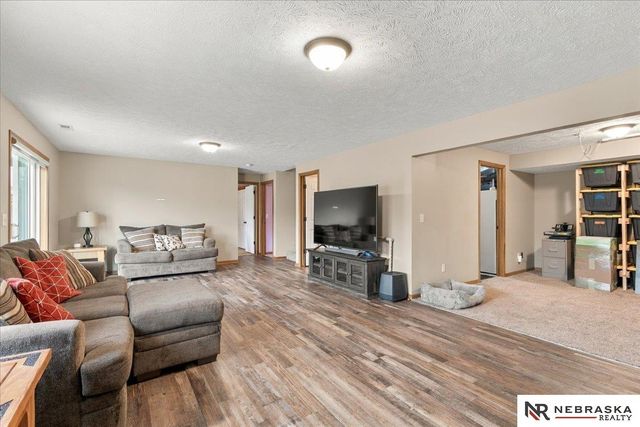 9629 Yellow Pine Road, Lincoln, NE 68505