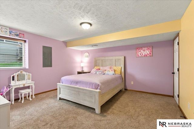 9629 Yellow Pine Road, Lincoln, NE 68505