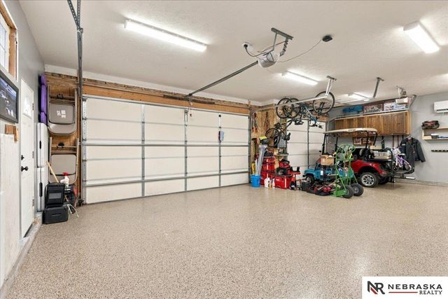 9629 Yellow Pine Road, Lincoln, NE 68505