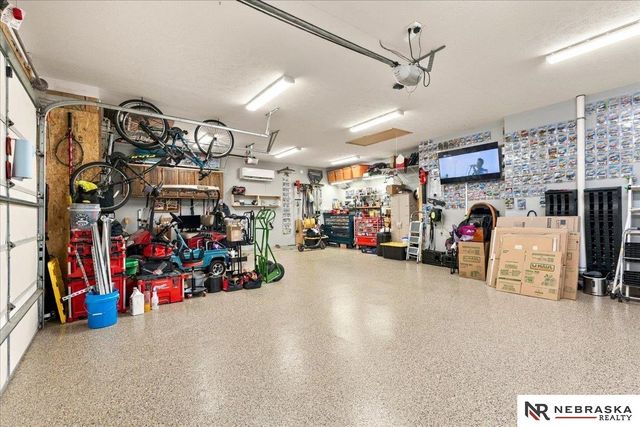 9629 Yellow Pine Road, Lincoln, NE 68505