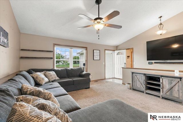9629 Yellow Pine Road, Lincoln, NE 68505