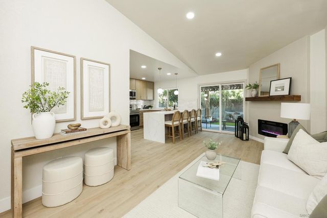 10108 Tres Lagos Ct, Spring Valley, CA 91977