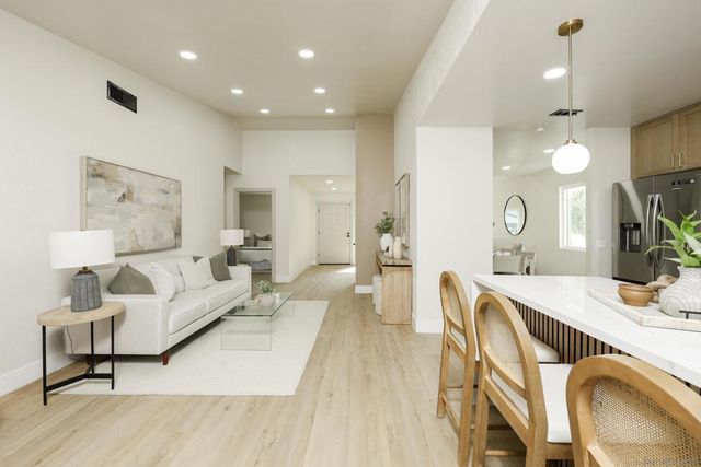 10108 Tres Lagos Ct, Spring Valley, CA 91977