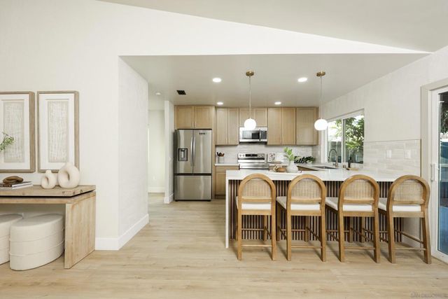 10108 Tres Lagos Ct, Spring Valley, CA 91977