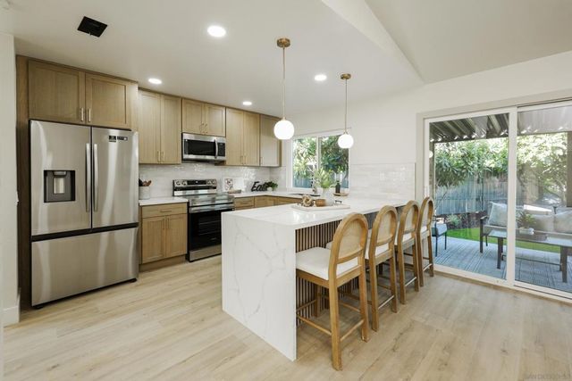 10108 Tres Lagos Ct, Spring Valley, CA 91977