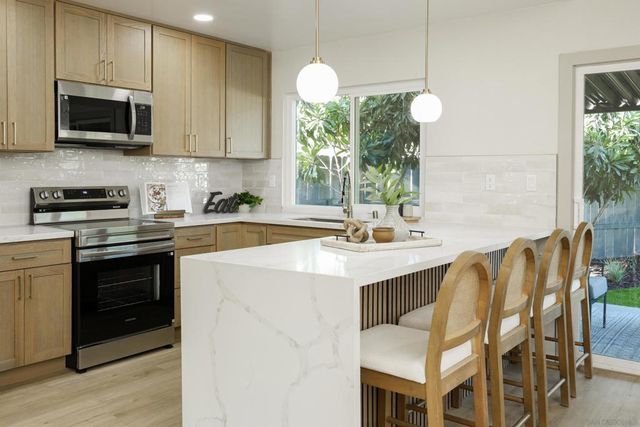 10108 Tres Lagos Ct, Spring Valley, CA 91977