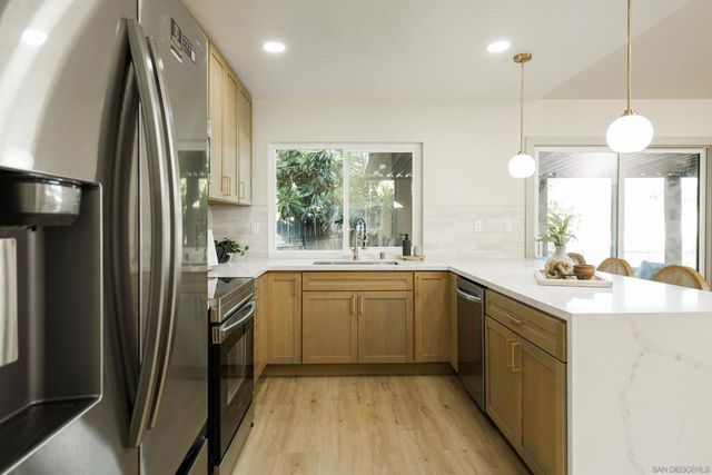 10108 Tres Lagos Ct, Spring Valley, CA 91977