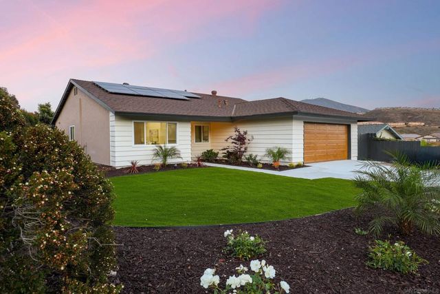 10108 Tres Lagos Ct, Spring Valley, CA 91977