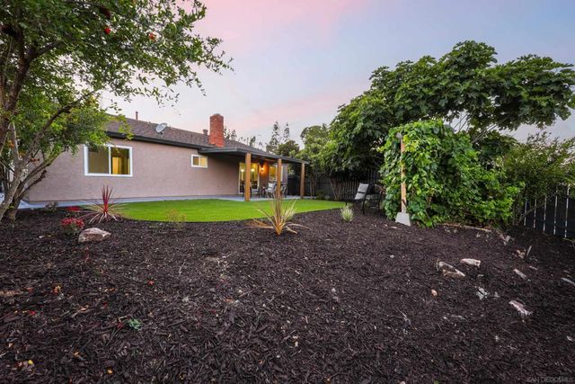 10108 Tres Lagos Ct, Spring Valley, CA 91977