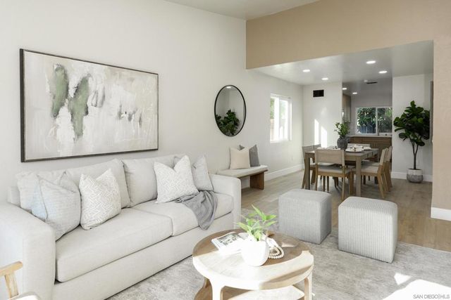 10108 Tres Lagos Ct, Spring Valley, CA 91977