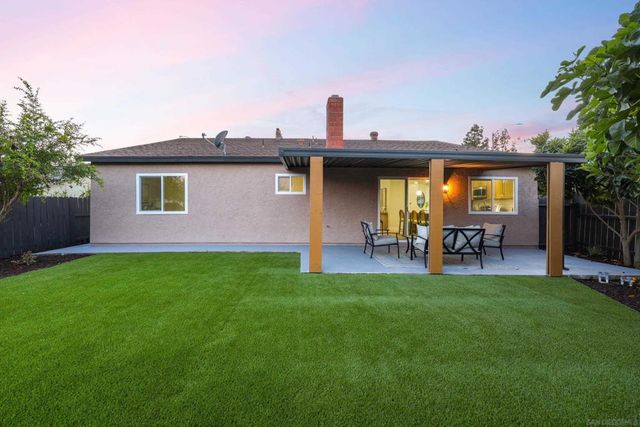 10108 Tres Lagos Ct, Spring Valley, CA 91977