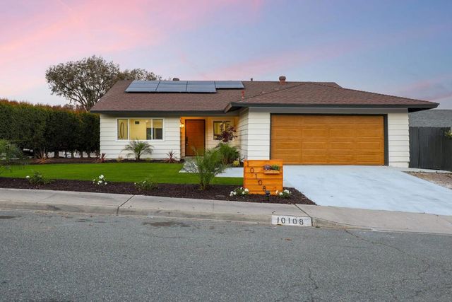 10108 Tres Lagos Ct, Spring Valley, CA 91977