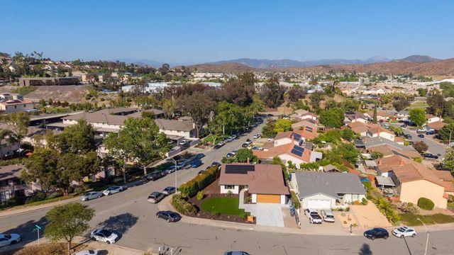 10108 Tres Lagos Ct, Spring Valley, CA 91977